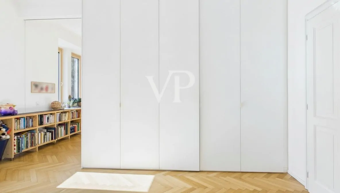 Bolzano centro - Piso renovado en edificio histórico con garaje