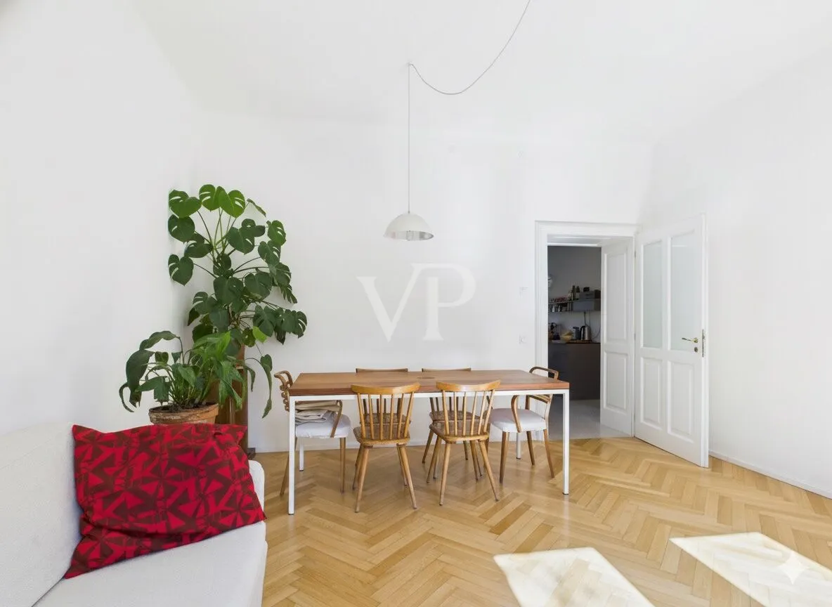 Bolzano centro - Piso renovado en edificio histórico con garaje