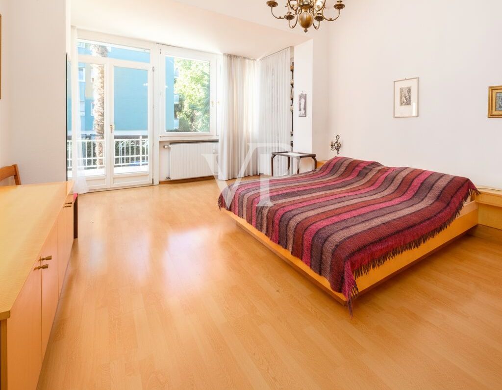 Elegante und geräumige Drei-Zimmer-Wohnung mit Terrasse