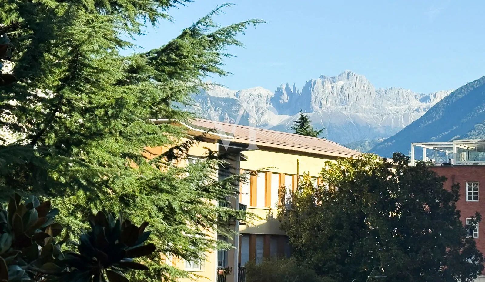 Prestigioso último piso con garaje y vistas al Catinaccio