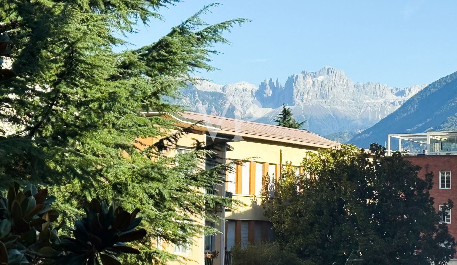 Prestigious top floor with garage and Catinaccio view