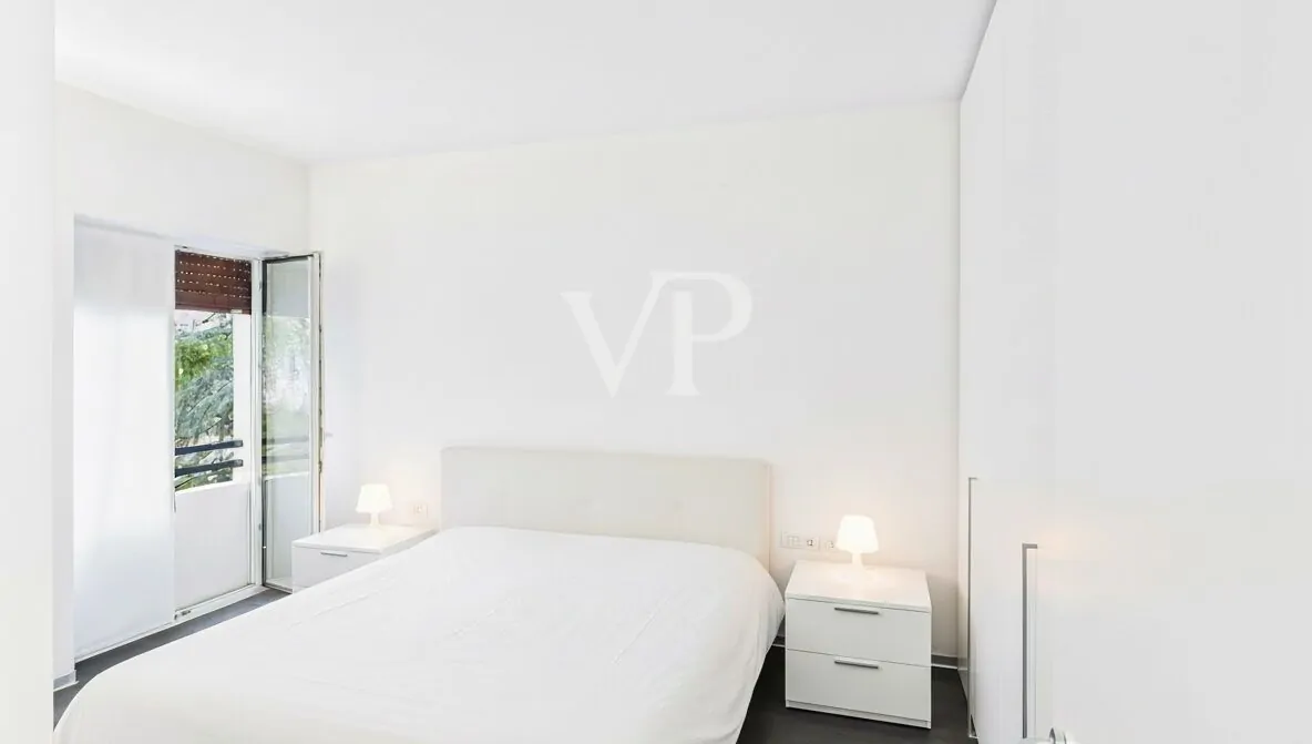 Prestigeträchtiges Dachgeschoss mit Garage und Rosengartenblick