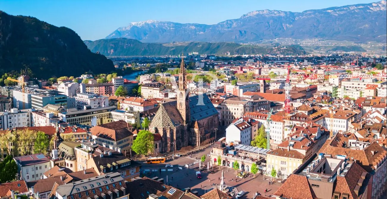 Exclusivo y céntrico: Elegante piso en la zona residencial más prestigiosa de Bolzano