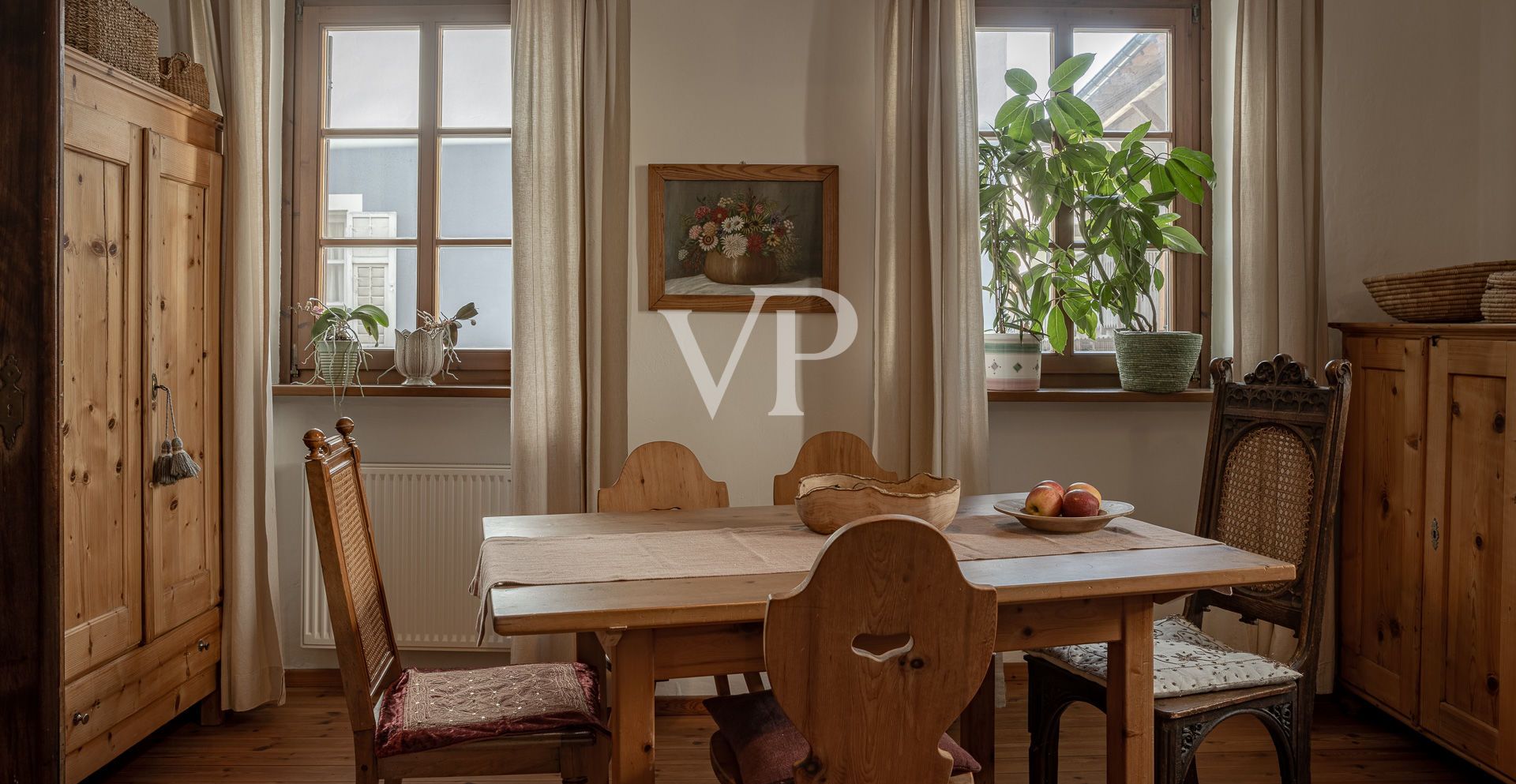 Historic residential and commercial building in the center of Eppan