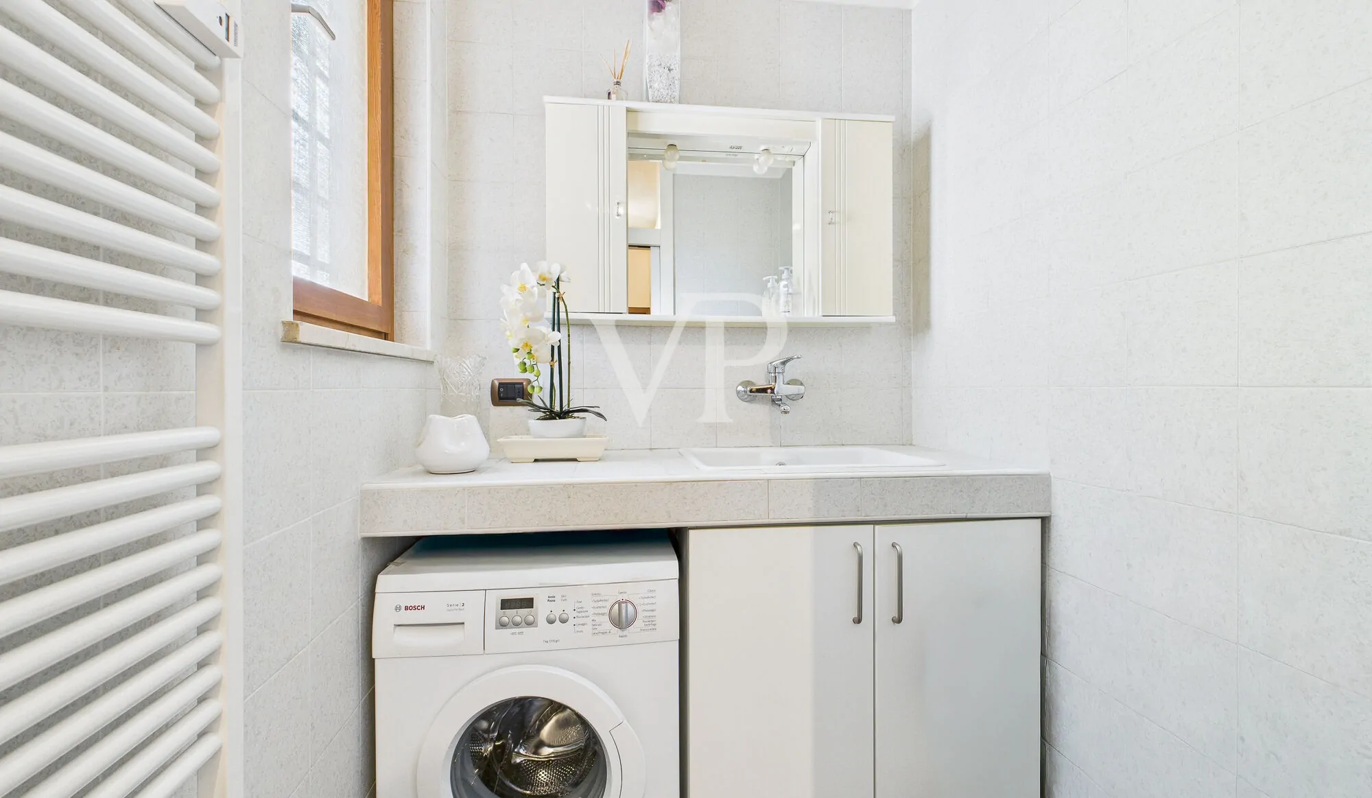 Elegante und geräumige Dreizimmerwohnung in gehobenem Wohnumfeld