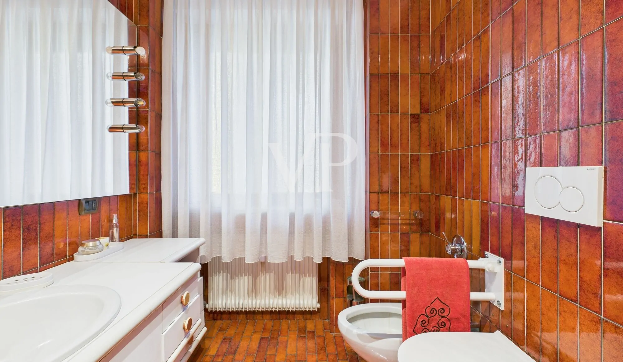 Elegante und geräumige Dreizimmerwohnung in gehobenem Wohnumfeld