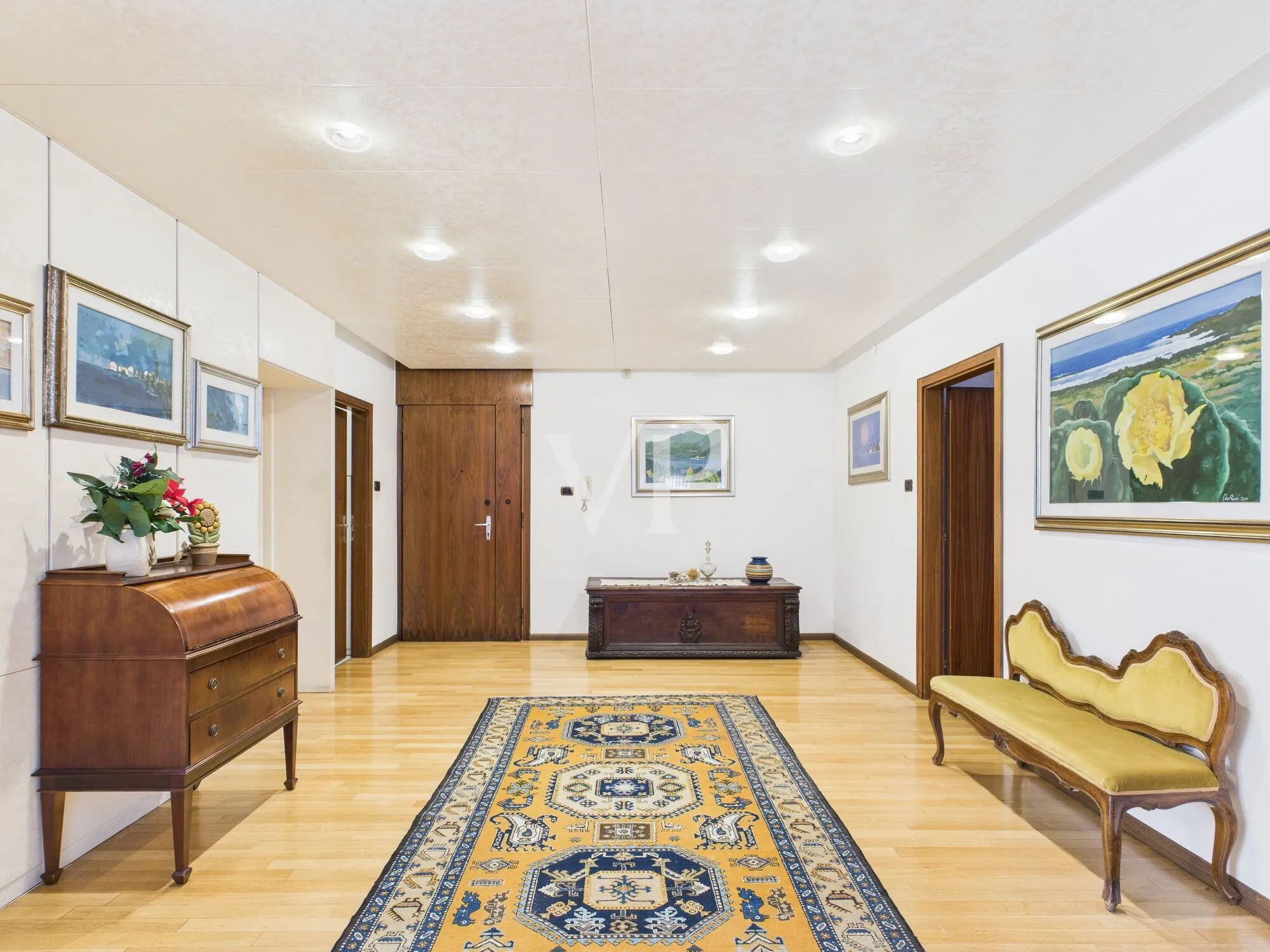 Elegante y espacioso apartamento de dos dormitorios en un contexto elegante