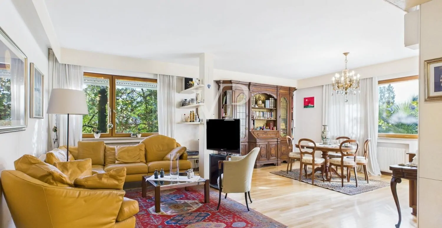 Elegante und geräumige Dreizimmerwohnung in gehobenem Wohnumfeld