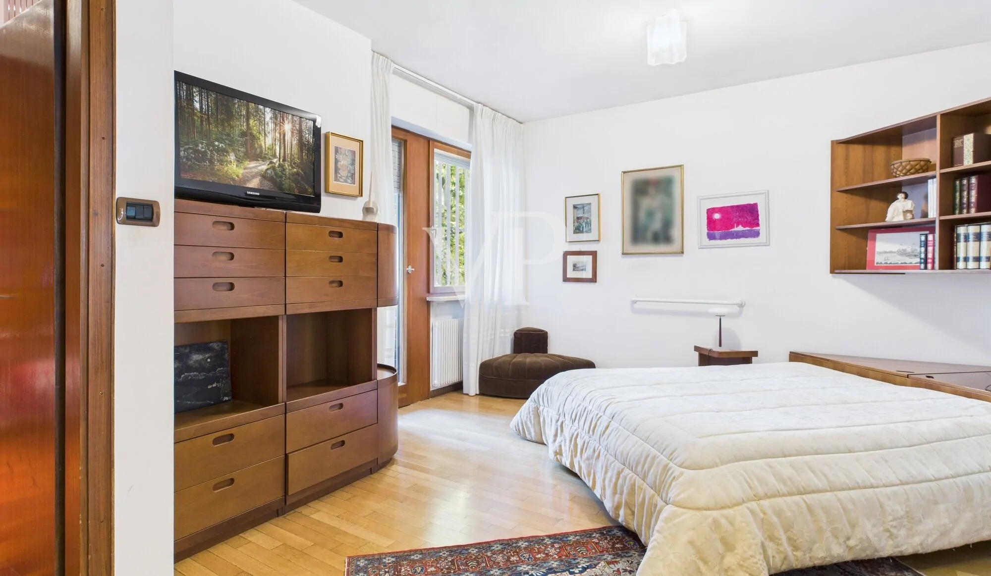 Elegante und geräumige Dreizimmerwohnung in gehobenem Wohnumfeld