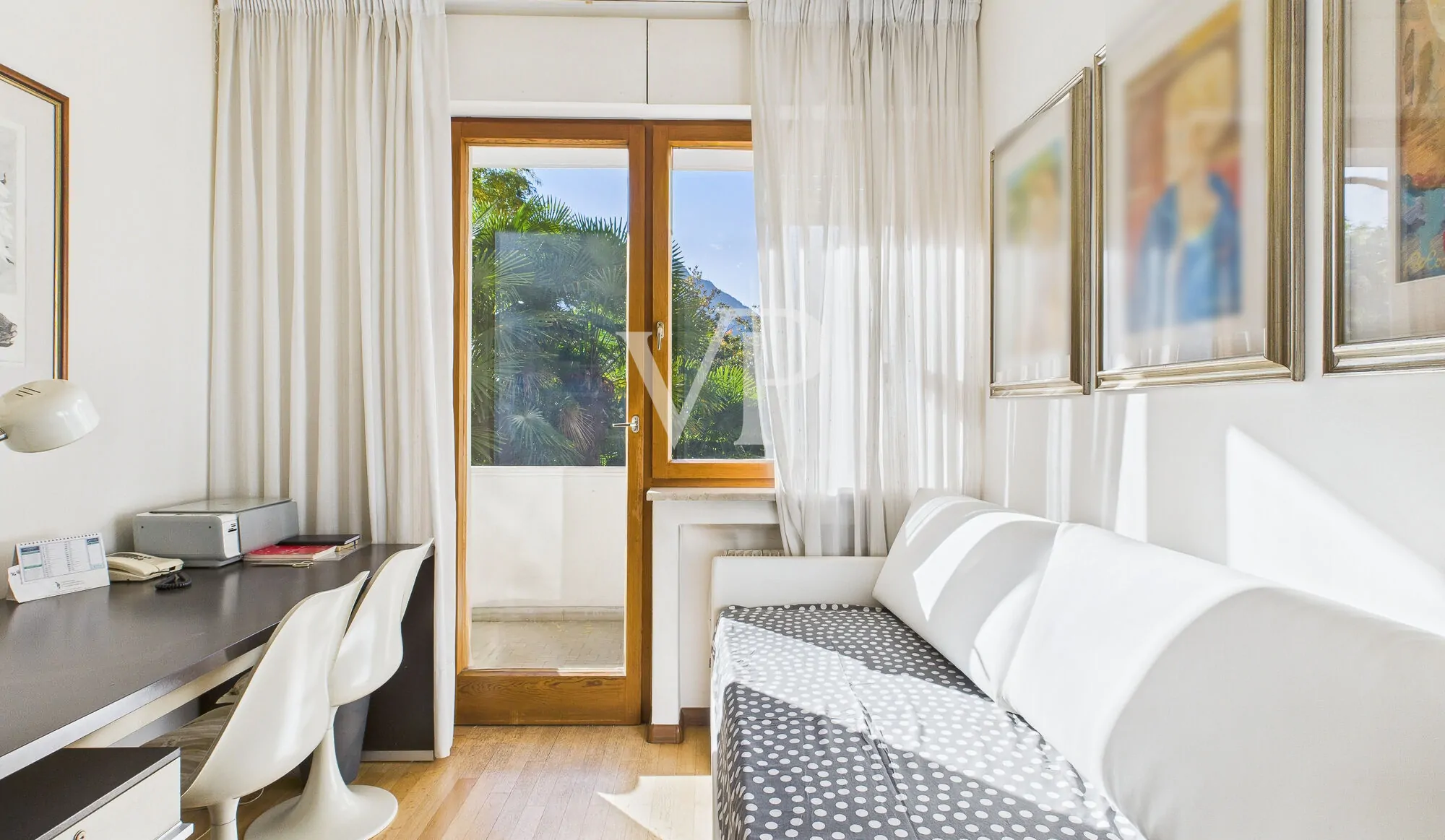 Elegante und geräumige Dreizimmerwohnung in gehobenem Wohnumfeld