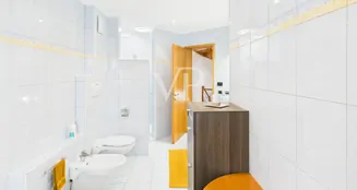 von_poll_real_estate_property_IT254152570_image_23