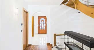 von_poll_real_estate_property_IT254152570_image_14