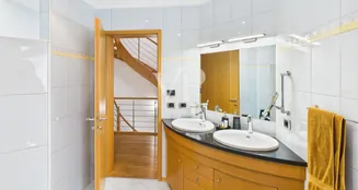 von_poll_real_estate_property_IT254152570_image_86