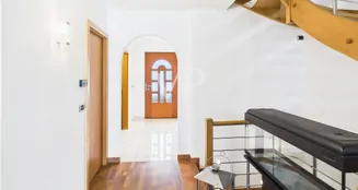 von_poll_real_estate_property_IT254152570_image_174