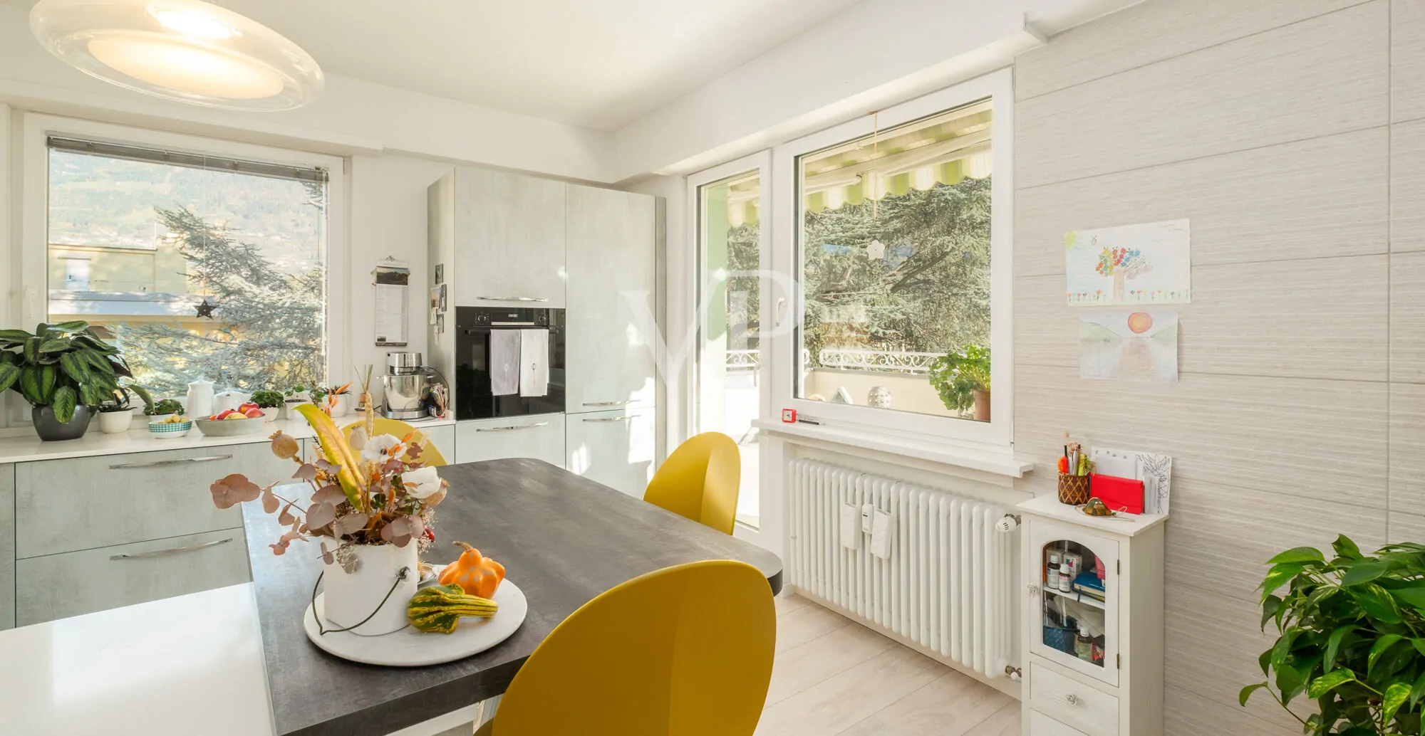 Elegante e moderno quadrilocale con terrazza panoramica