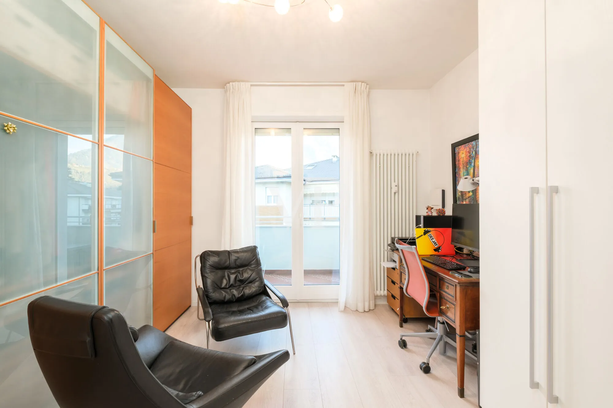 Elegante y moderno apartamento de cuatro habitaciones con terraza panorámica