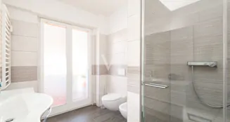 von_poll_real_estate_property_IT254152581_image_21