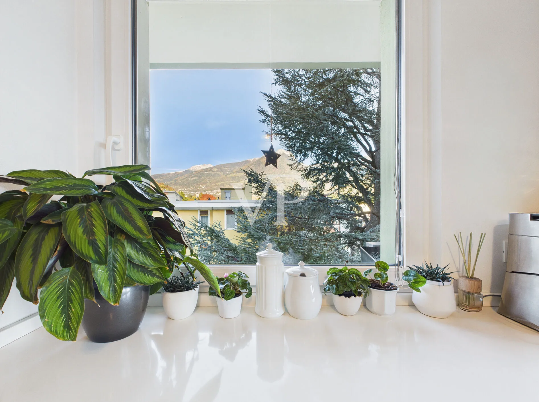 Elegante y moderno apartamento de cuatro habitaciones con terraza panorámica