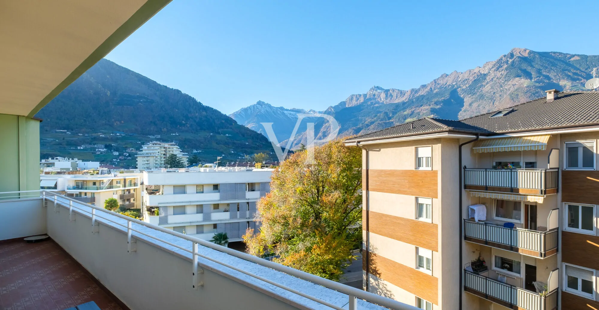 Elegante e moderno quadrilocale con terrazza panoramica