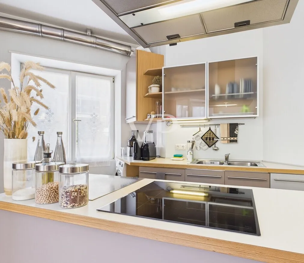 Bolzano centro: piso amueblado con plaza de aparcamiento y sótano