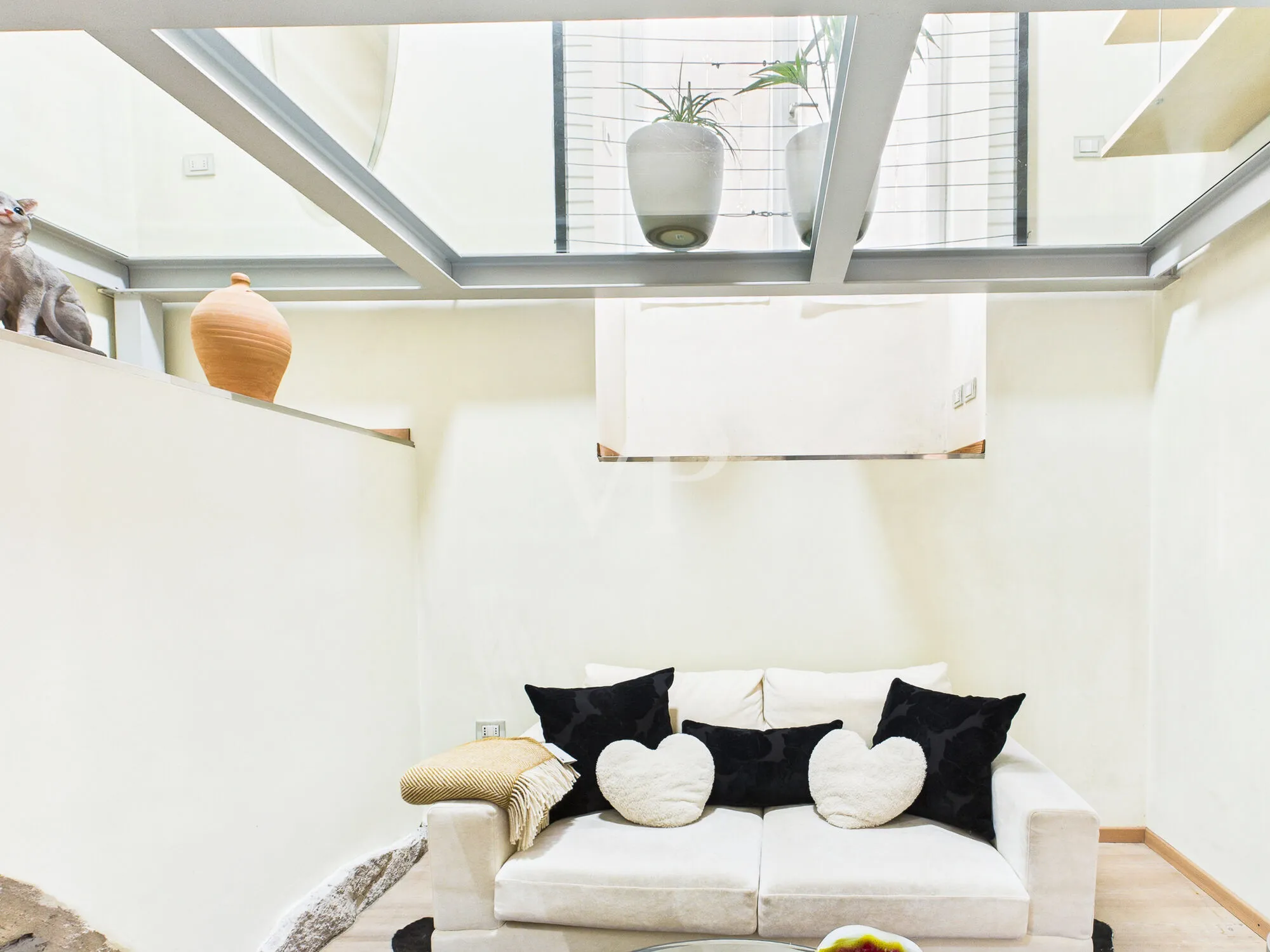 Bolzano centro: piso amueblado con plaza de aparcamiento y sótano