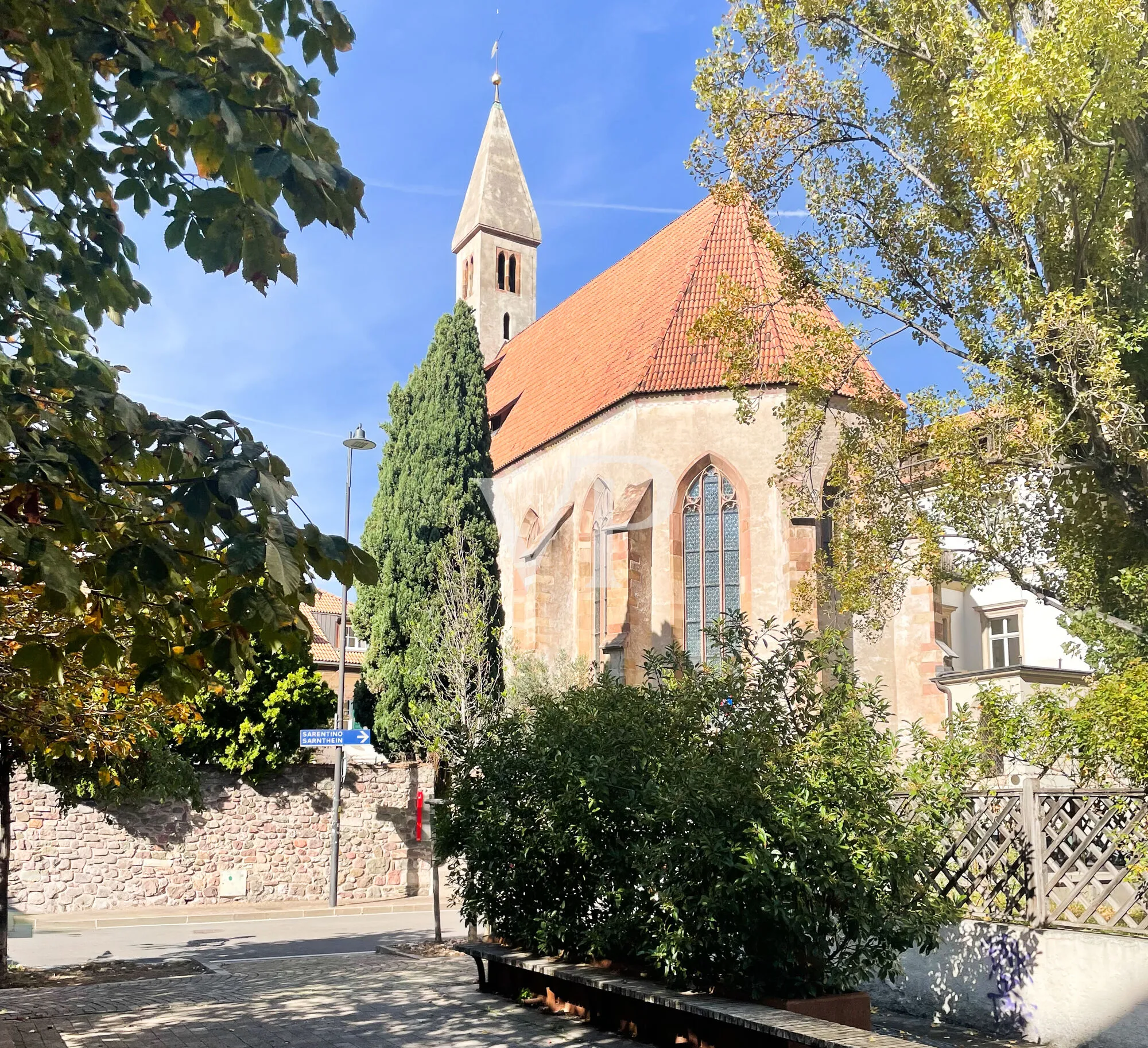 Bolzano centro: piso amueblado con plaza de aparcamiento y sótano