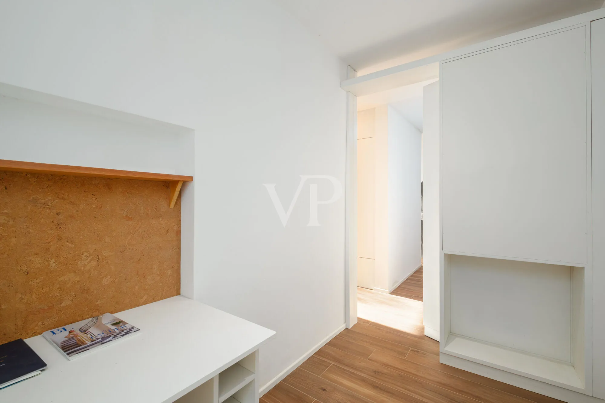 Zwei exklusive Wohneinheiten und Privatgrundstück in der Nähe der Sissi Gärten