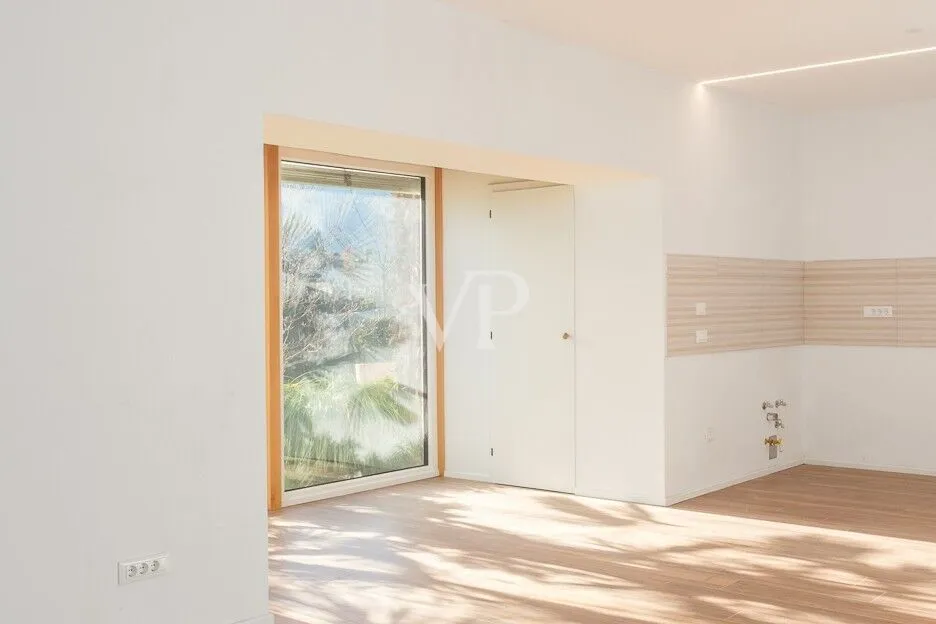 Zwei exklusive Wohneinheiten und Privatgrundstück in der Nähe der Sissi Gärten