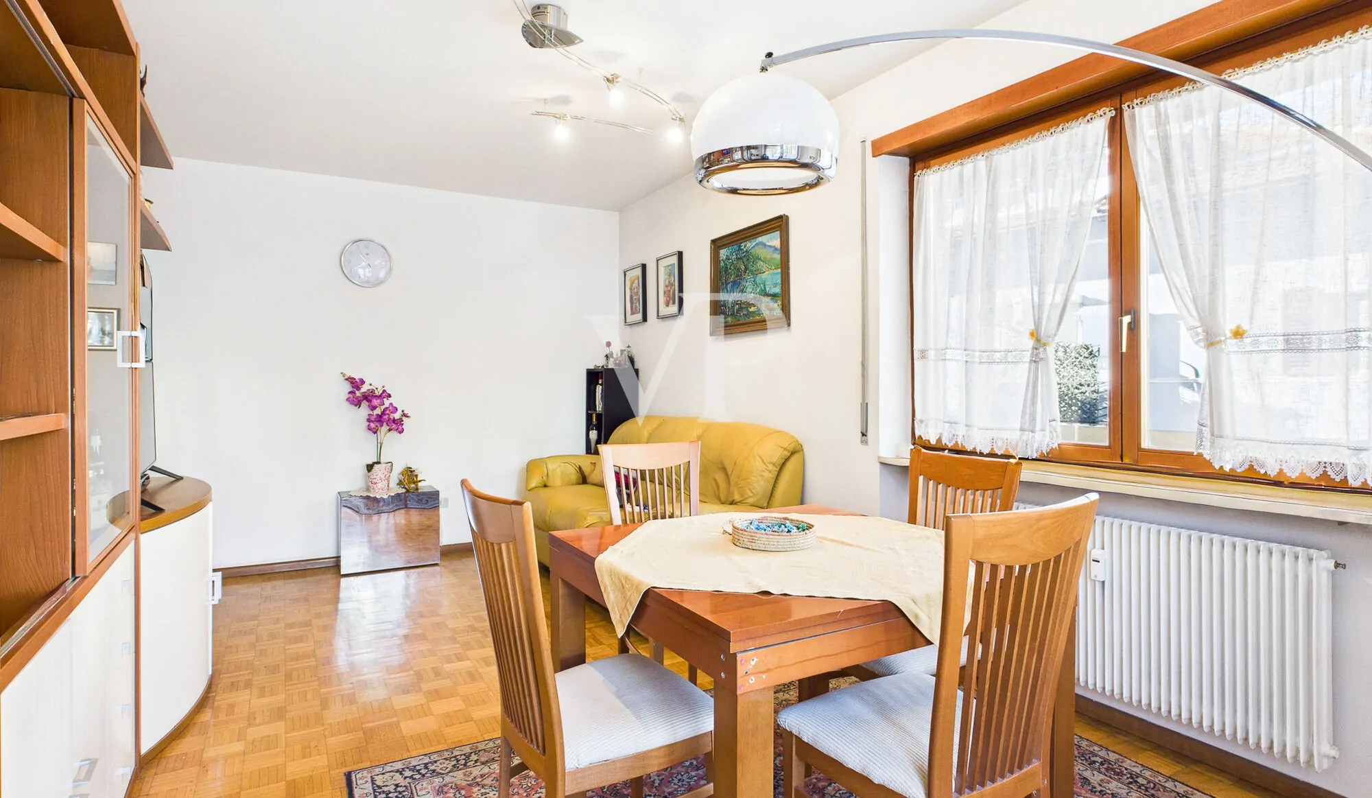 Ampio e luminoso trilocale con balcone