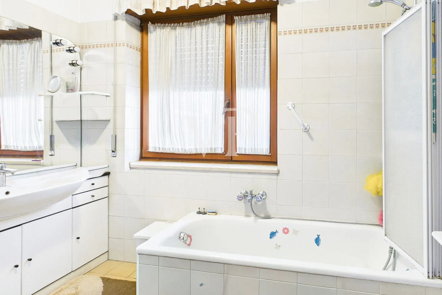 Ampio e luminoso trilocale con balcone