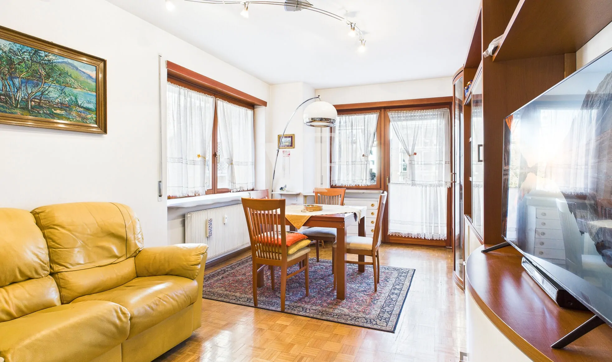 Ampio e luminoso trilocale con balcone