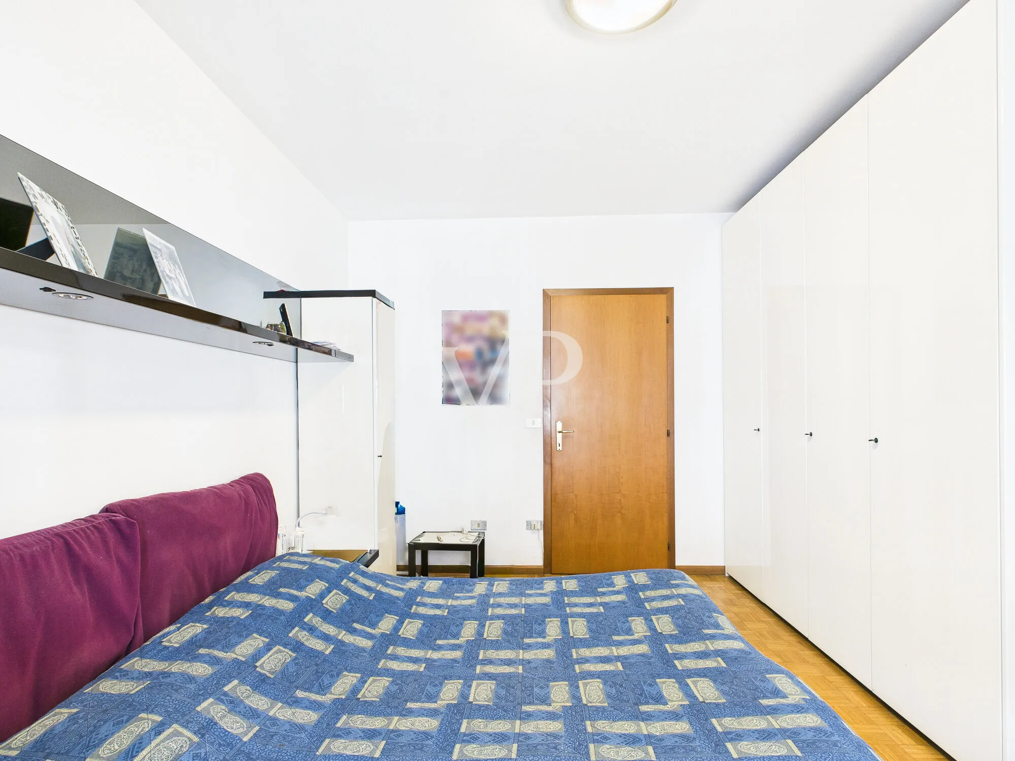 Amplio y luminoso piso de 3 habitaciones con balcón