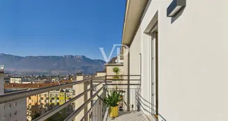 von_poll_real_estate_property_IT254152612_image_0