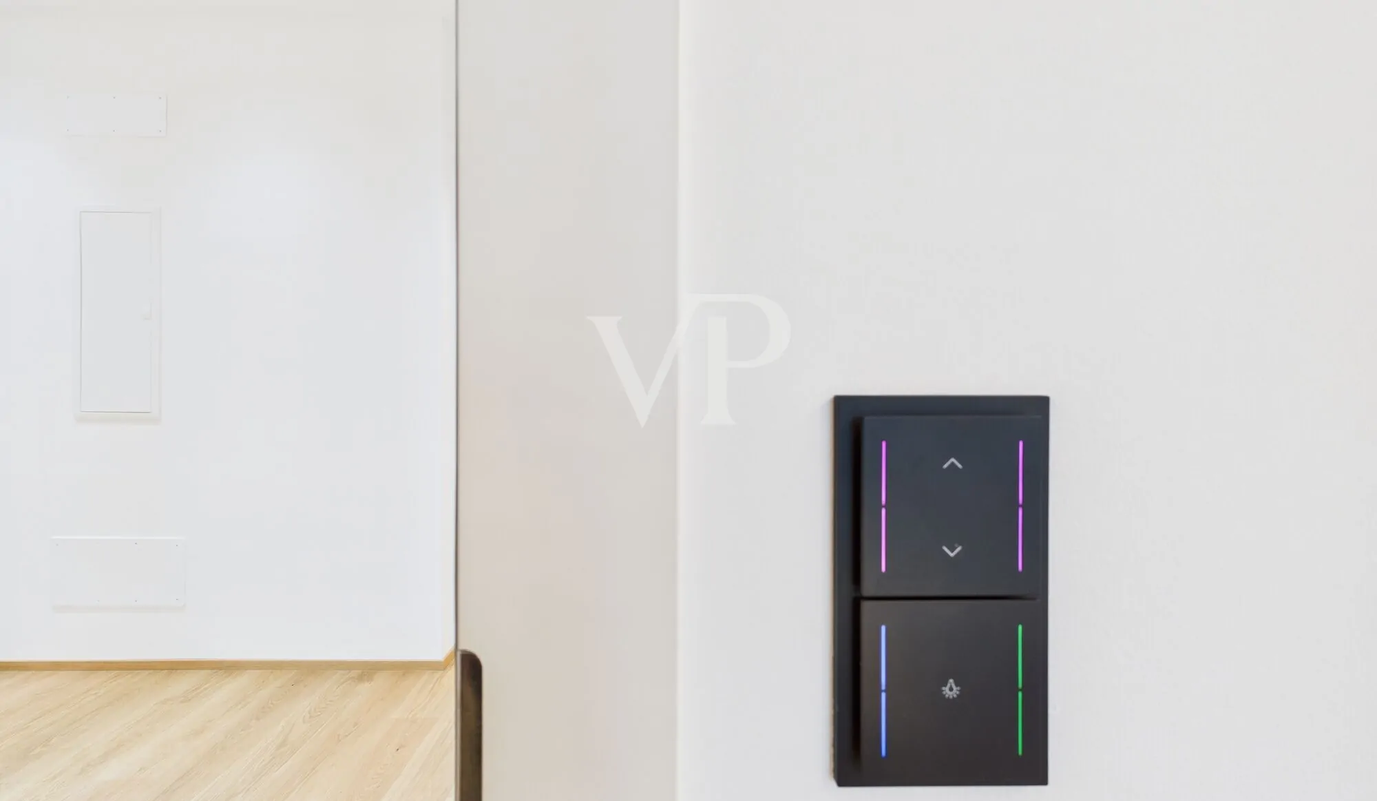 Splendido Trilocale Ristrutturato a Gries – Piano Attico con Tre Balconi