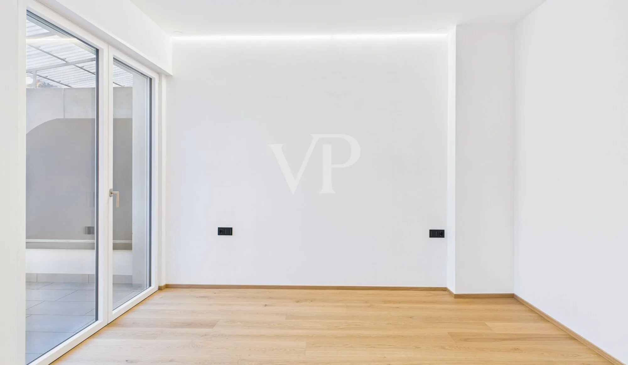 Splendido Trilocale Ristrutturato a Gries – Piano Attico con Tre Balconi