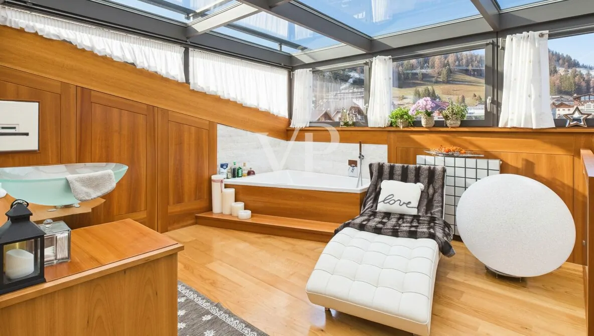 Alpiner Luxus: Duplex mit Dampfbad in Wolkenstein in Gröden