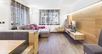 von_poll_real_estate_property_IT254152629_image_2