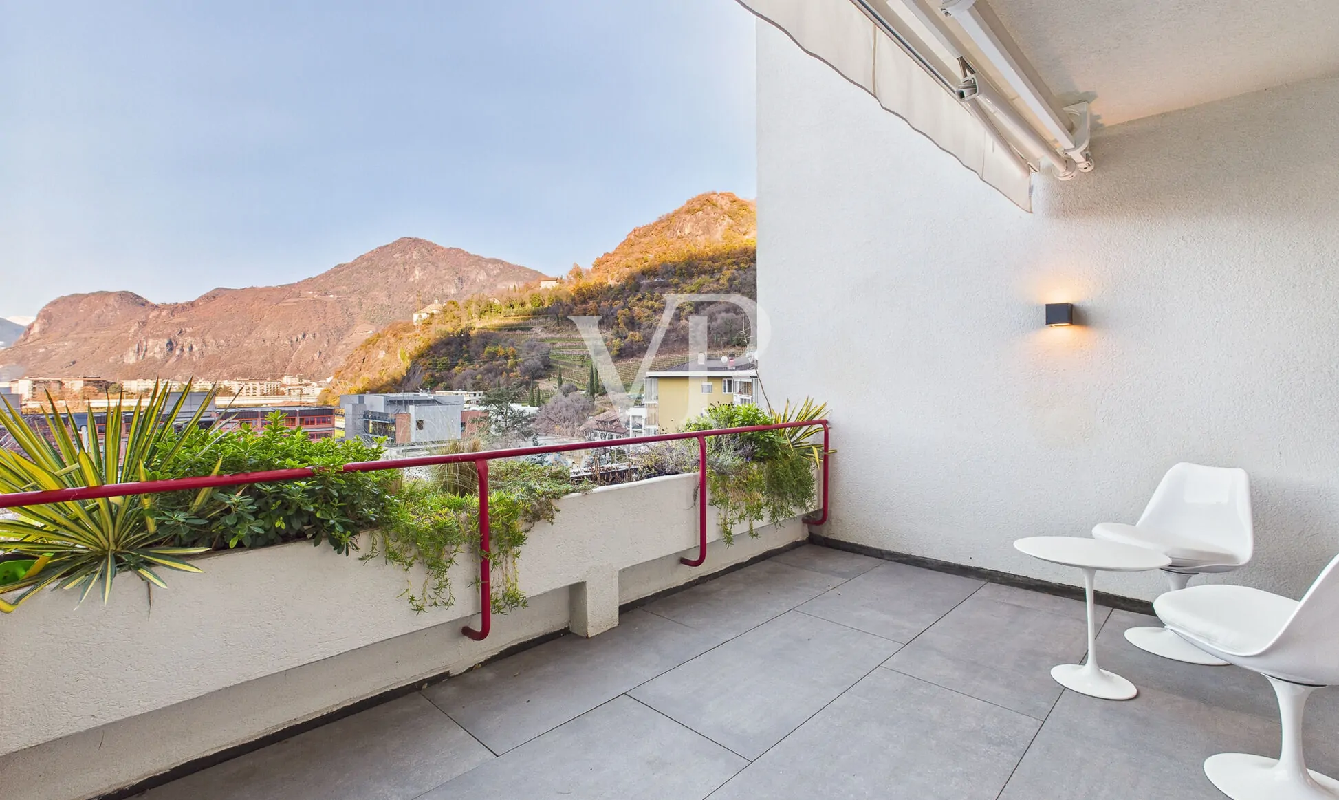 Elegante Fünf-Zimmer-Duplex-Wohnung mit Panoramaterrasse