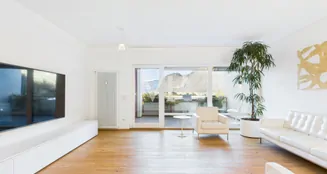 von_poll_real_estate_property_IT254152638_image_1