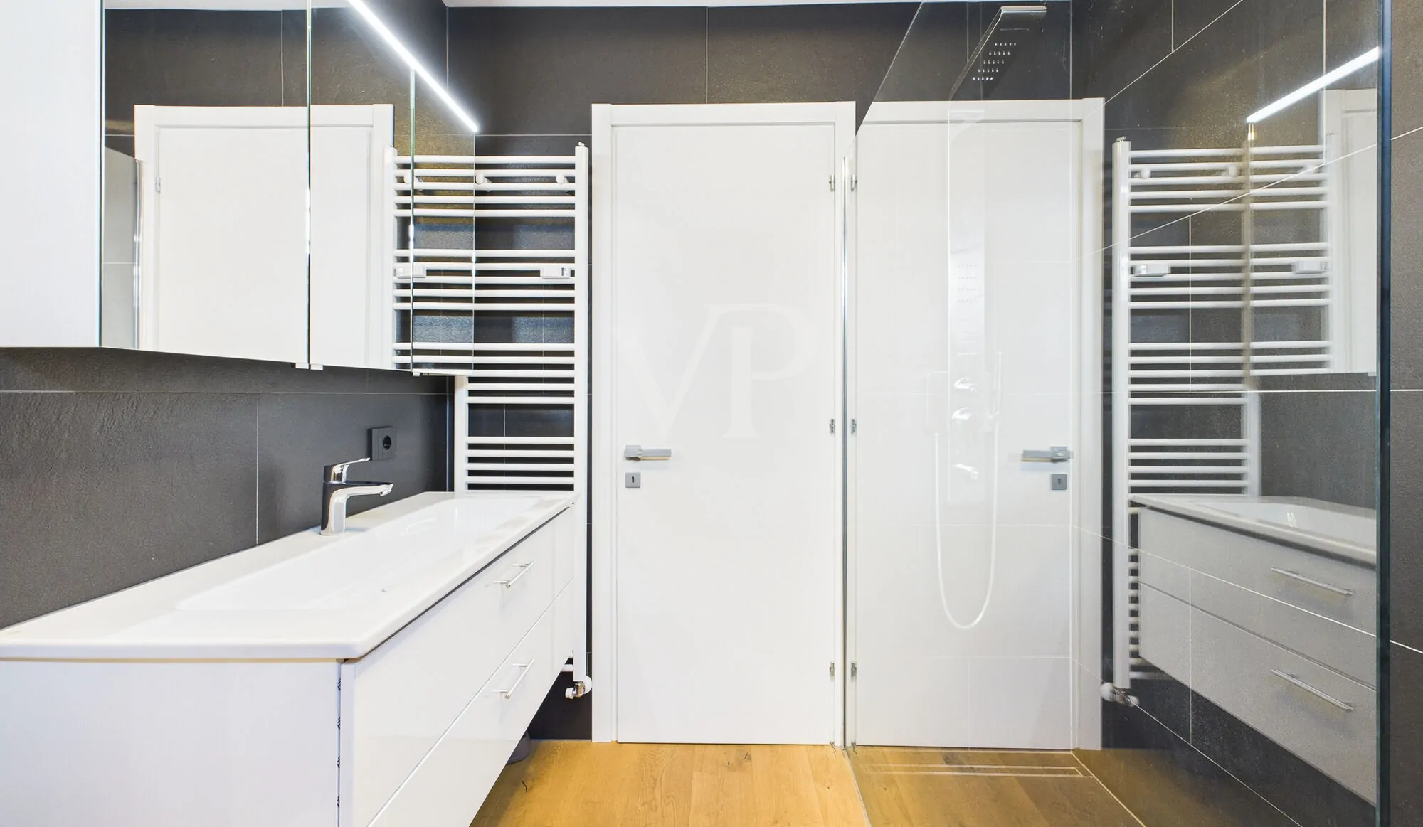 Elegante Fünf-Zimmer-Duplex-Wohnung mit Panoramaterrasse