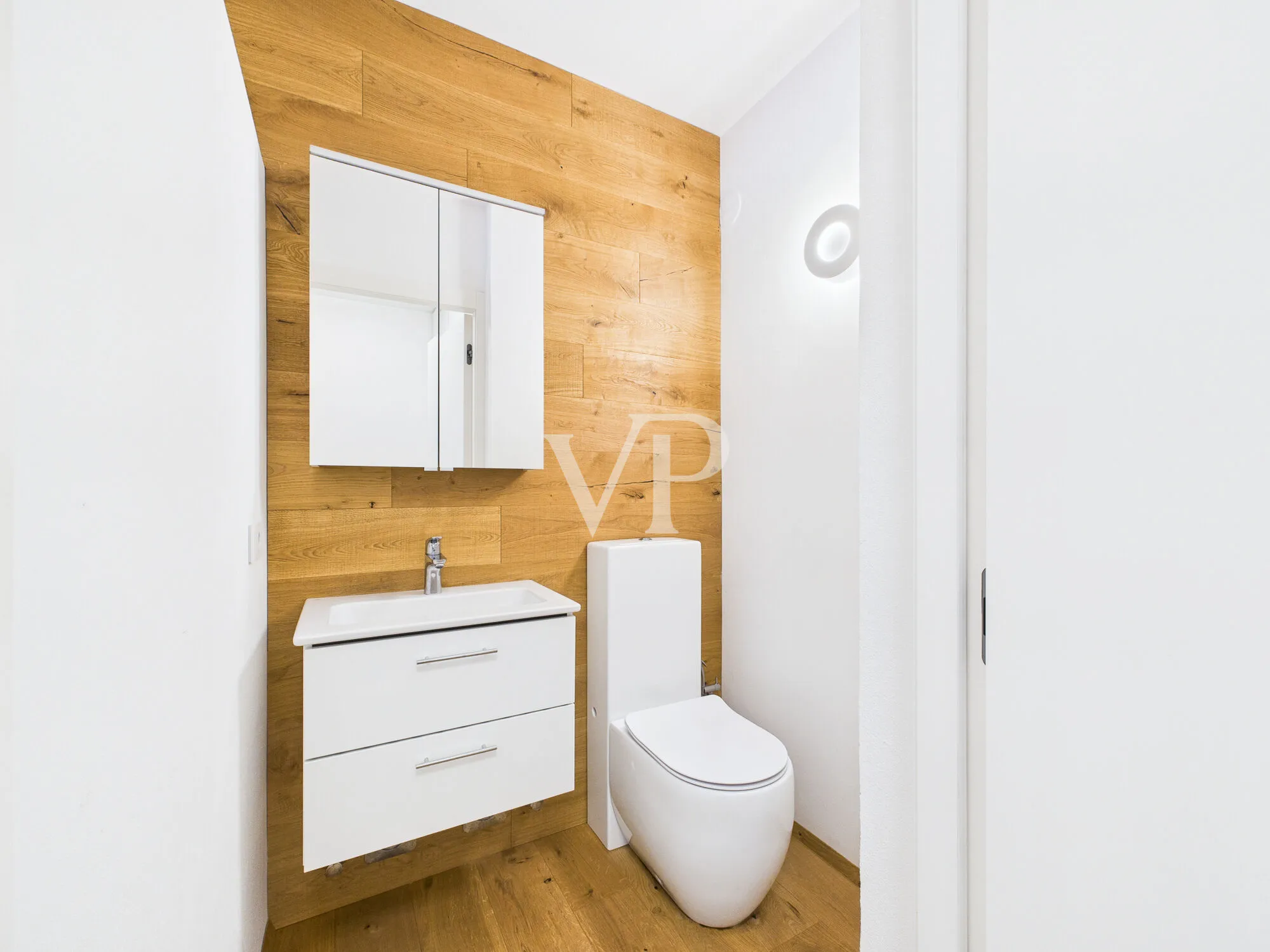 Elegante Fünf-Zimmer-Duplex-Wohnung mit Panoramaterrasse