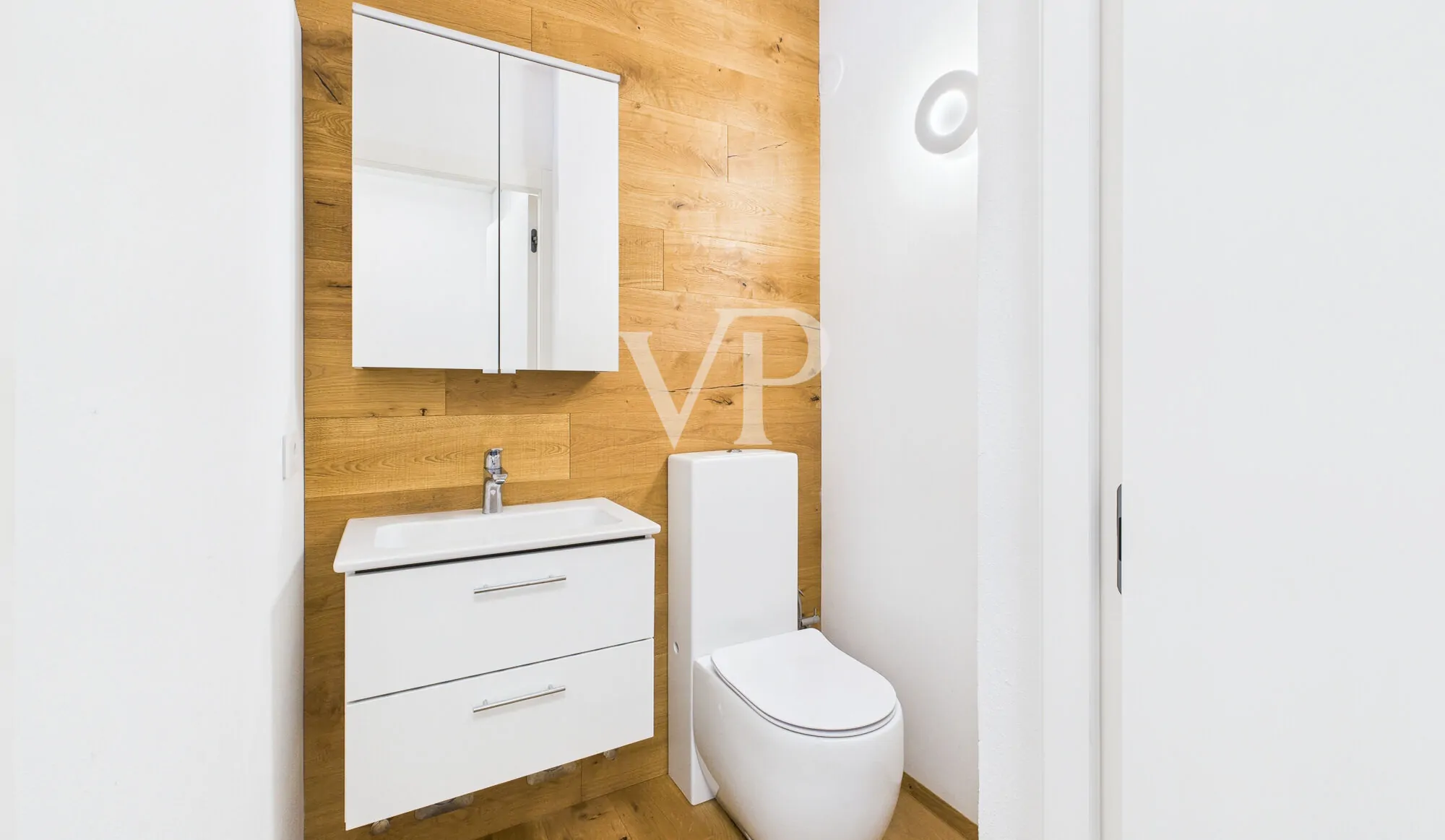 Elegante Fünf-Zimmer-Duplex-Wohnung mit Panoramaterrasse