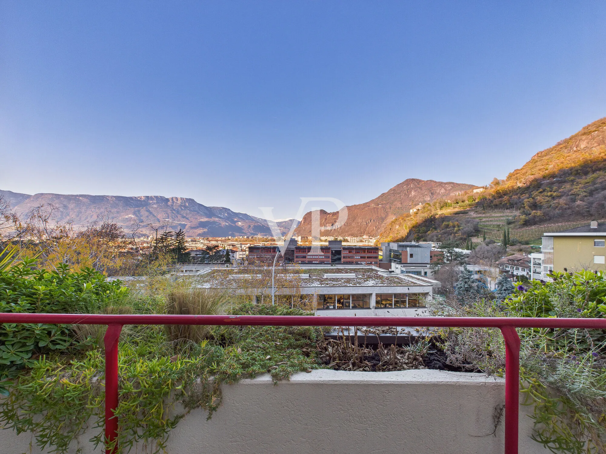 Elegante Fünf-Zimmer-Duplex-Wohnung mit Panoramaterrasse
