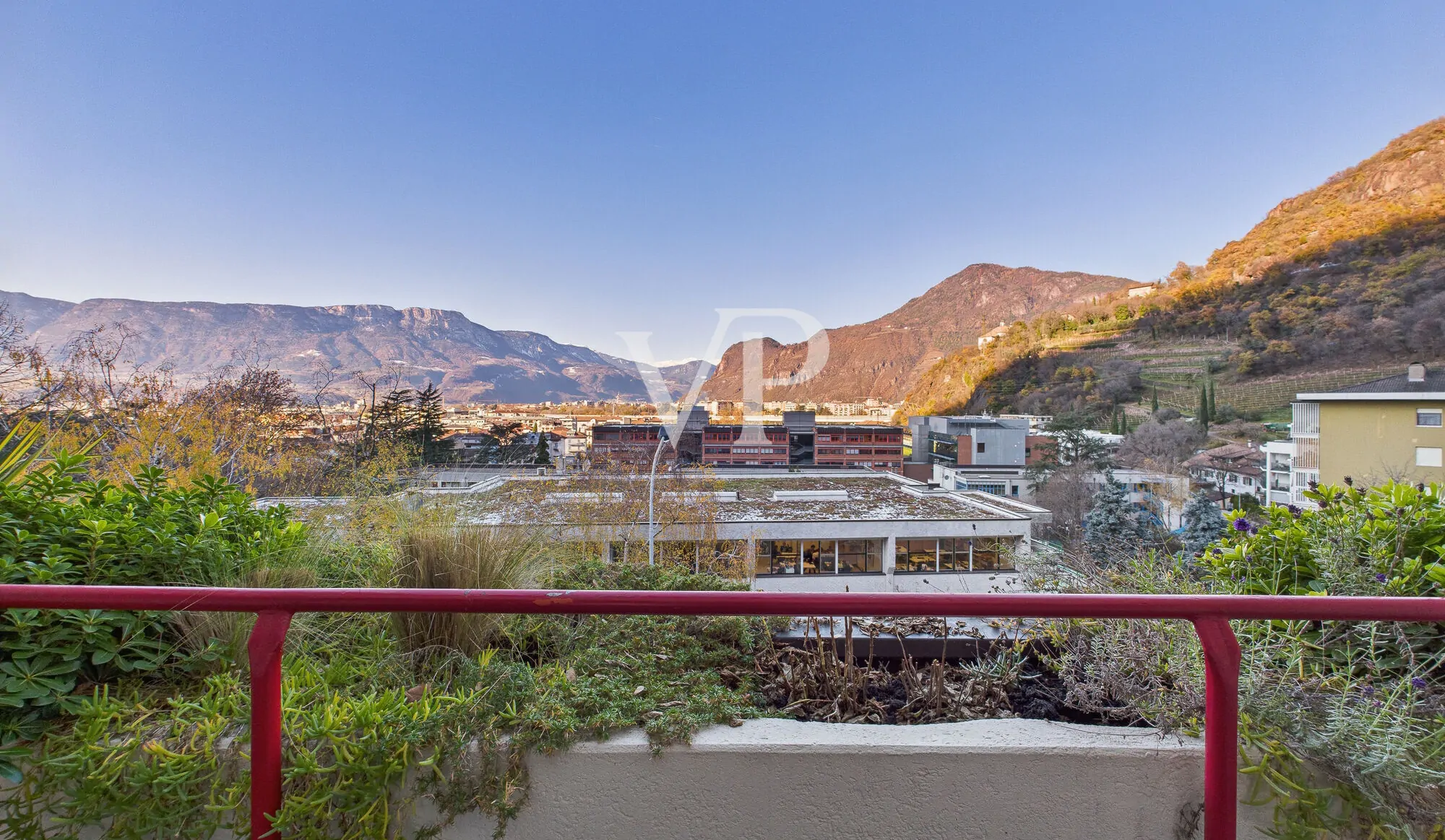 Elegante Fünf-Zimmer-Duplex-Wohnung mit Panoramaterrasse