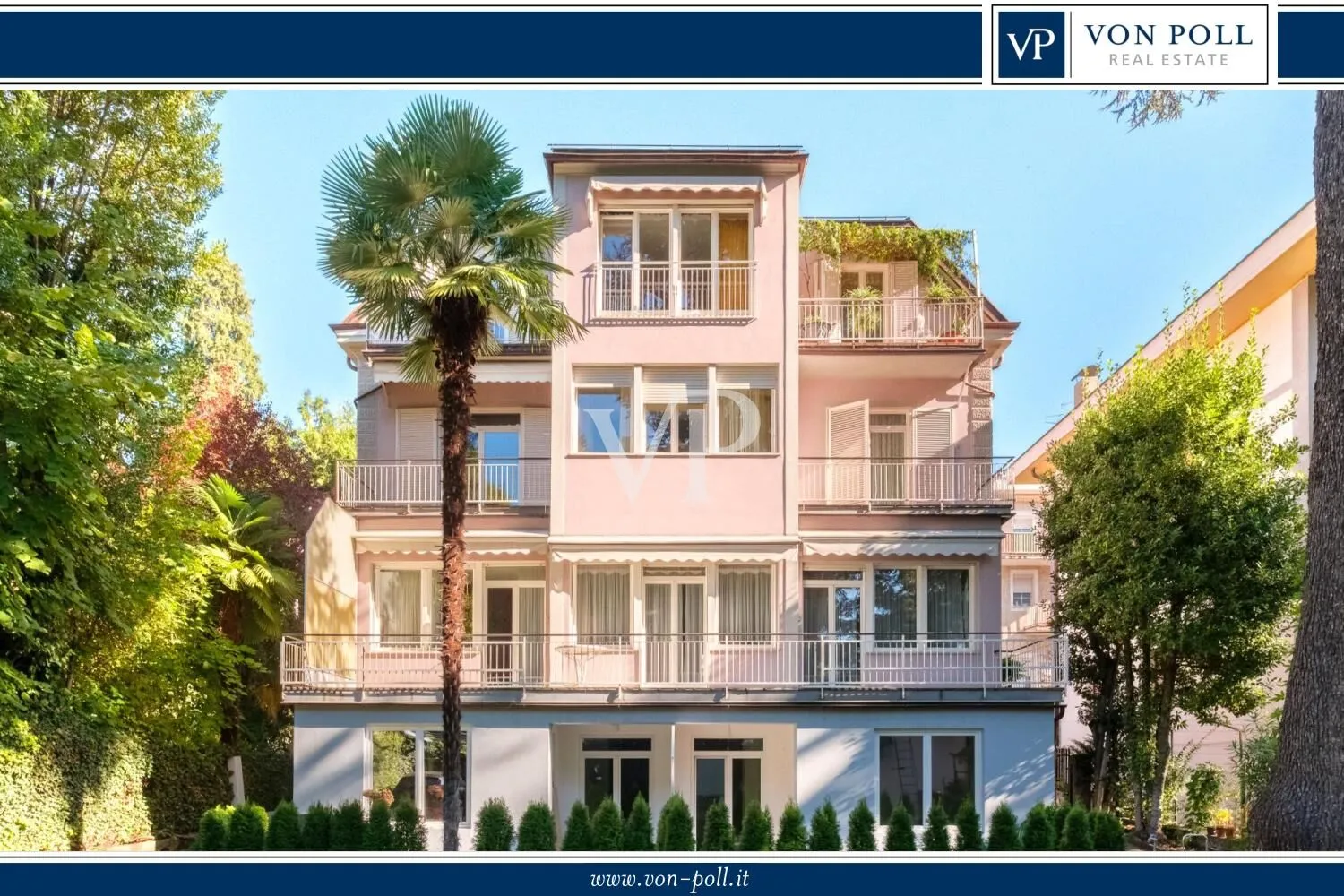 Elegante und großzügige Fünf-Zimmer-Wohnung mit Terrasse