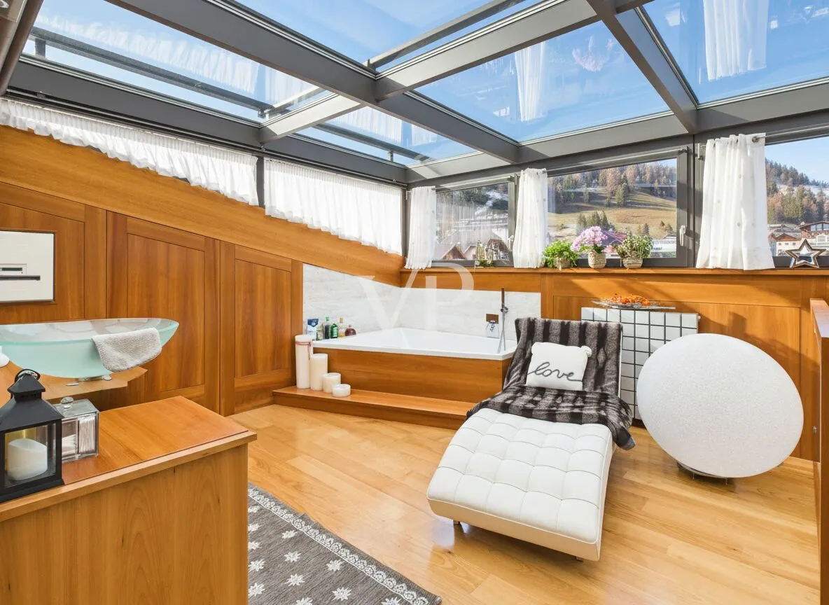 Alpiner Luxus: Duplex mit Dampfbad in Wolkenstein in Gröden