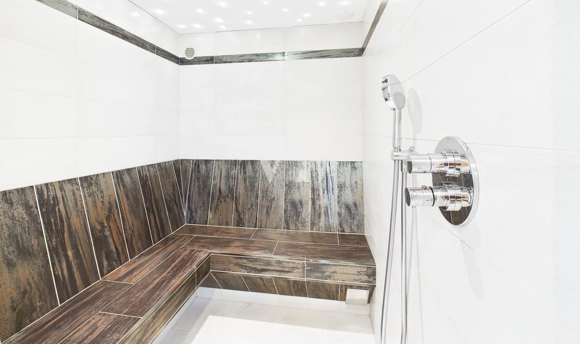 Exclusive ski-in/ski-out property with breathtaking views of the Dolomites