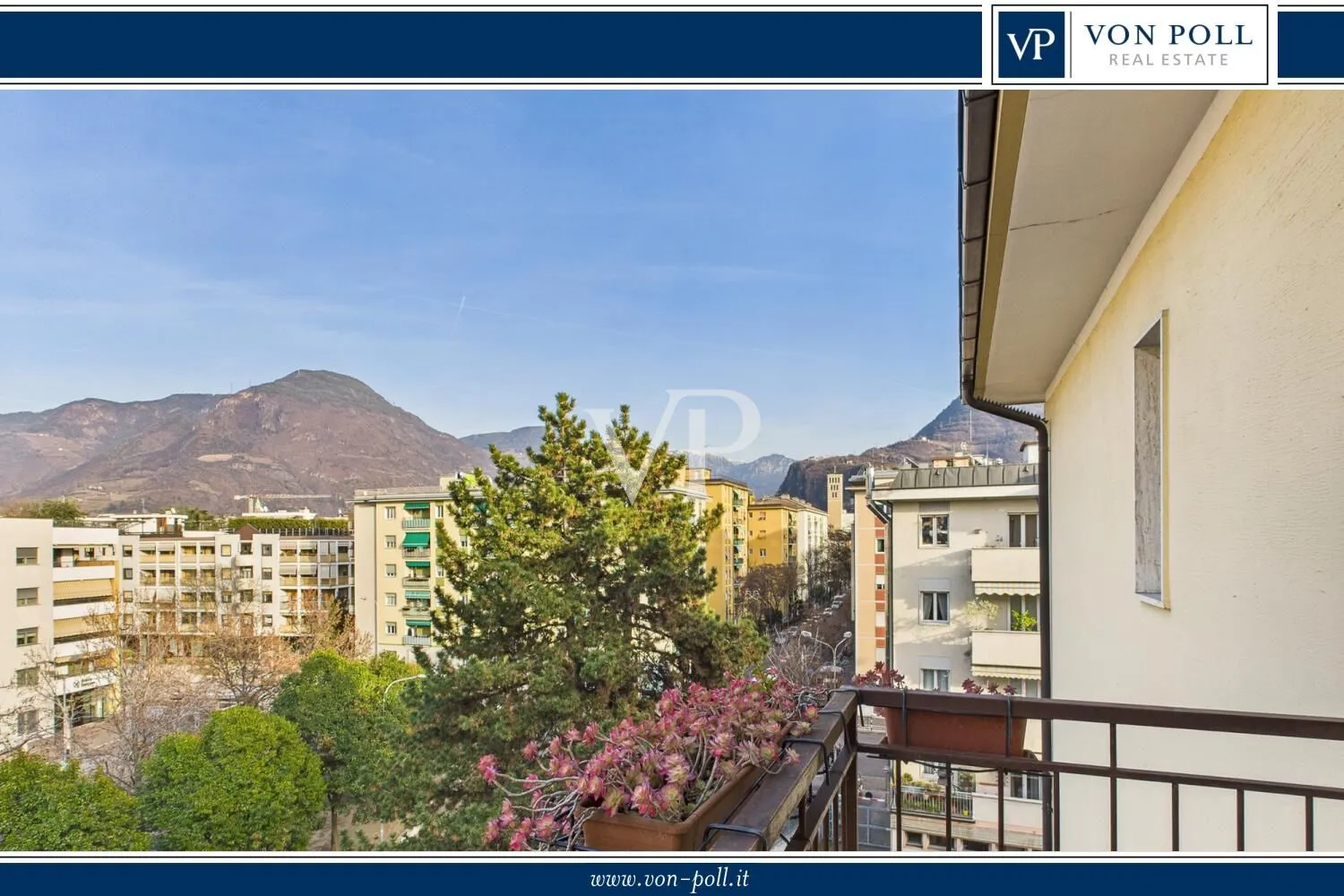 Bolzano: Luminoso y espacioso apartamento de tres habitaciones en via Palermo