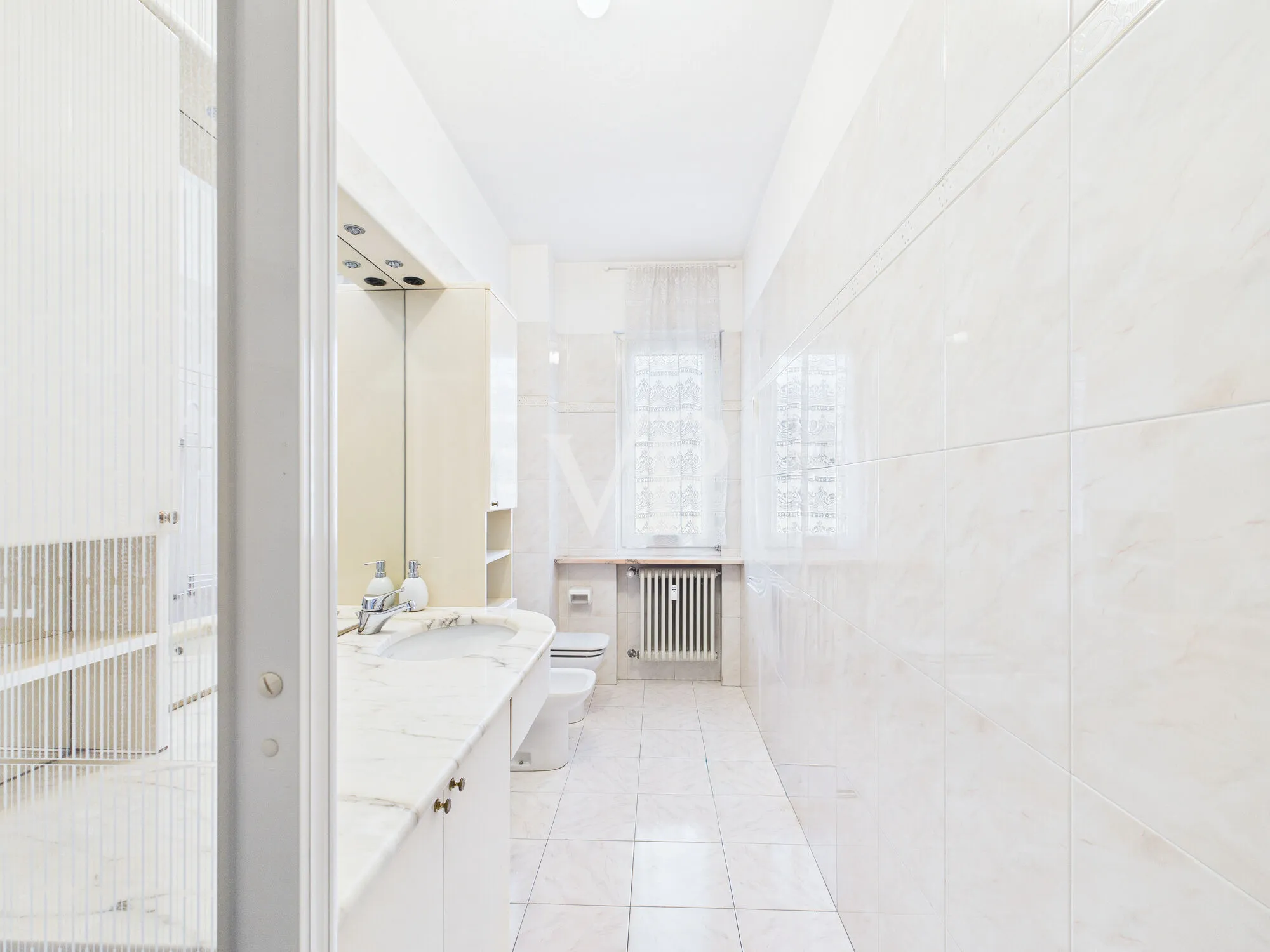 Bolzano: Luminoso y espacioso apartamento de tres habitaciones en via Palermo