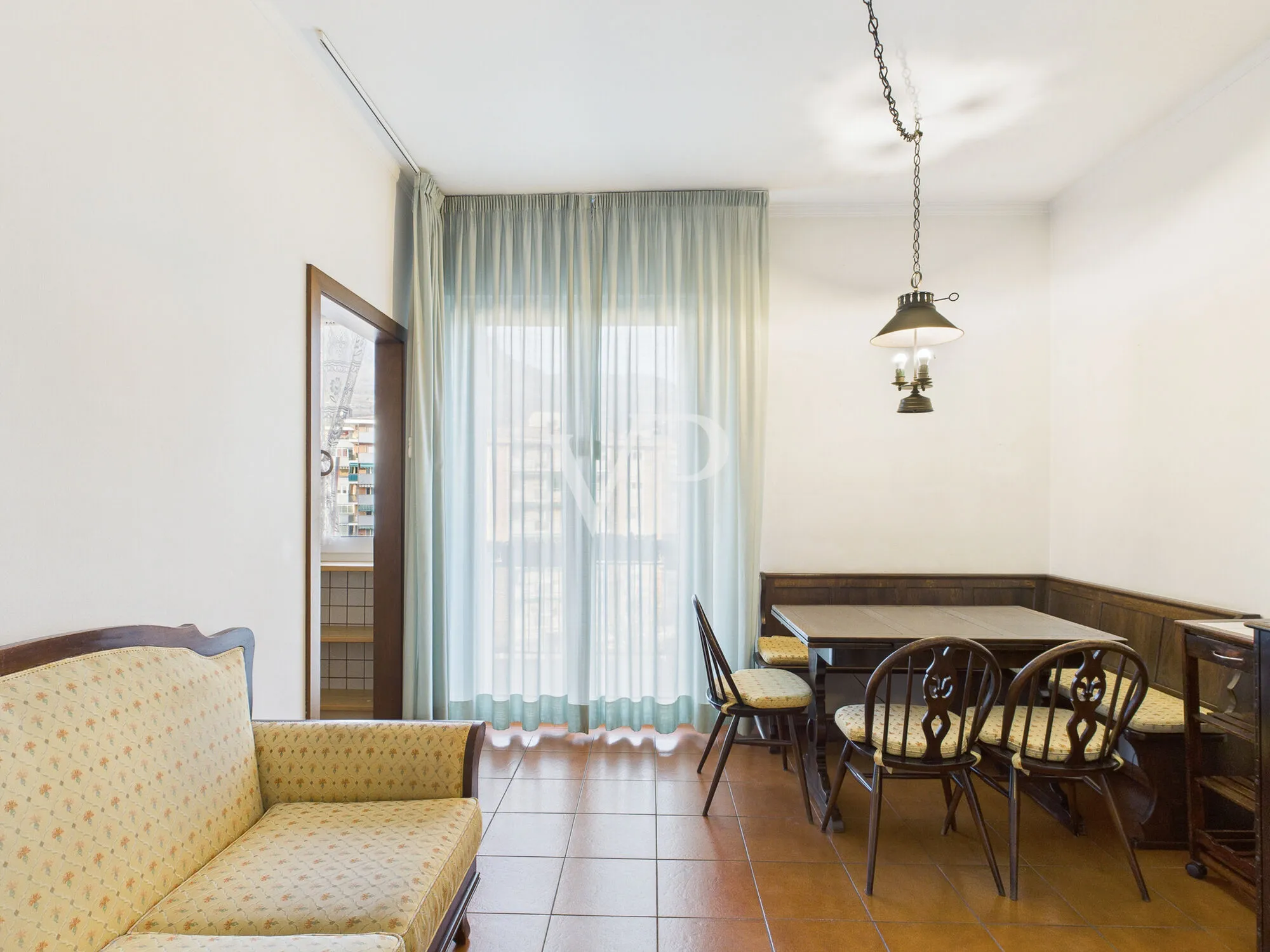 Bolzano: Luminoso y espacioso apartamento de tres habitaciones en via Palermo